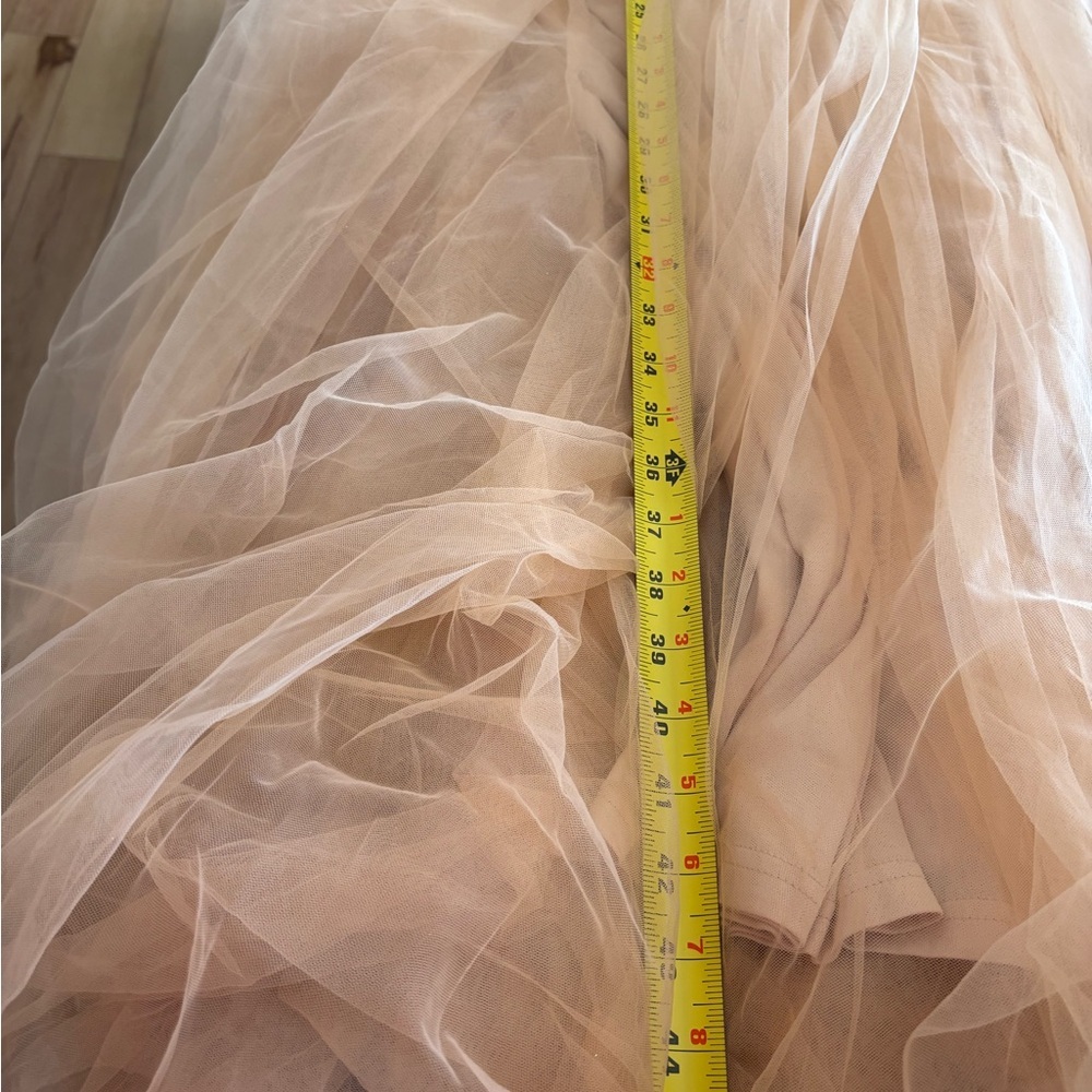 NWOT gold gown- - Picture 4 of 4